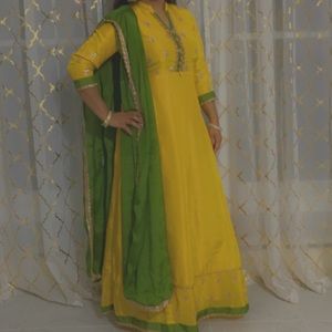 Indian Pakistani Punjabi - long gown in yellow